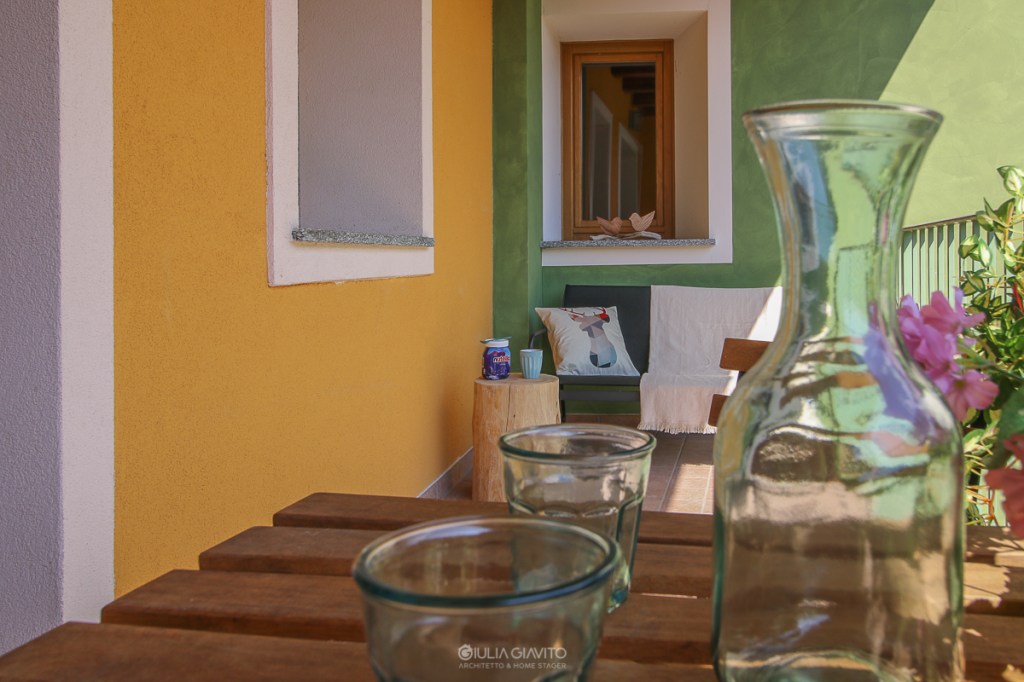 terrazza con colori verde e giallo